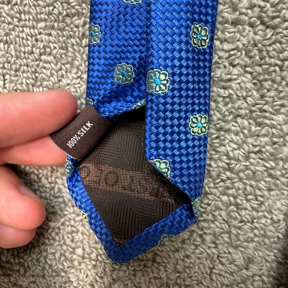 Robert Talbott Best of Class Silk Tie Blue Green Floral Medallion Made in Italy
